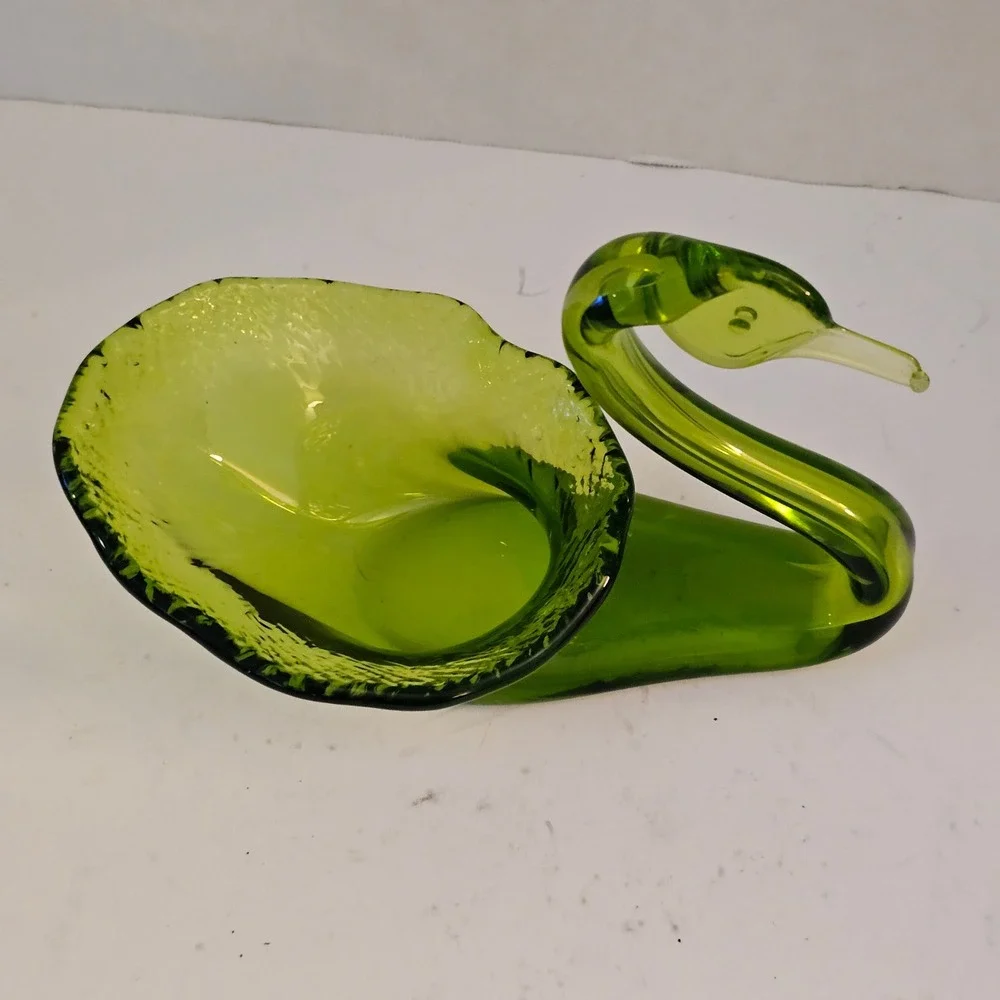 Vintage 1960s Green Style Art Glass Swan Bowl MCM‎ Tiffin-Franciscan  Avacado